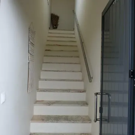 Tres Marias Daire Lagoa (Azores)